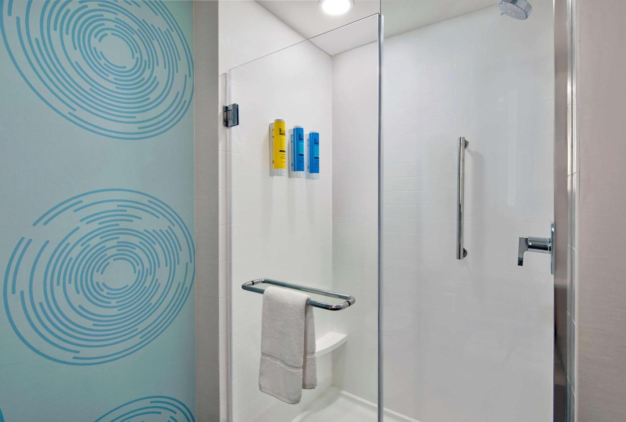 Tru By Hilton Ashburn One Loudoun, Va Hotel Bagian luar foto
