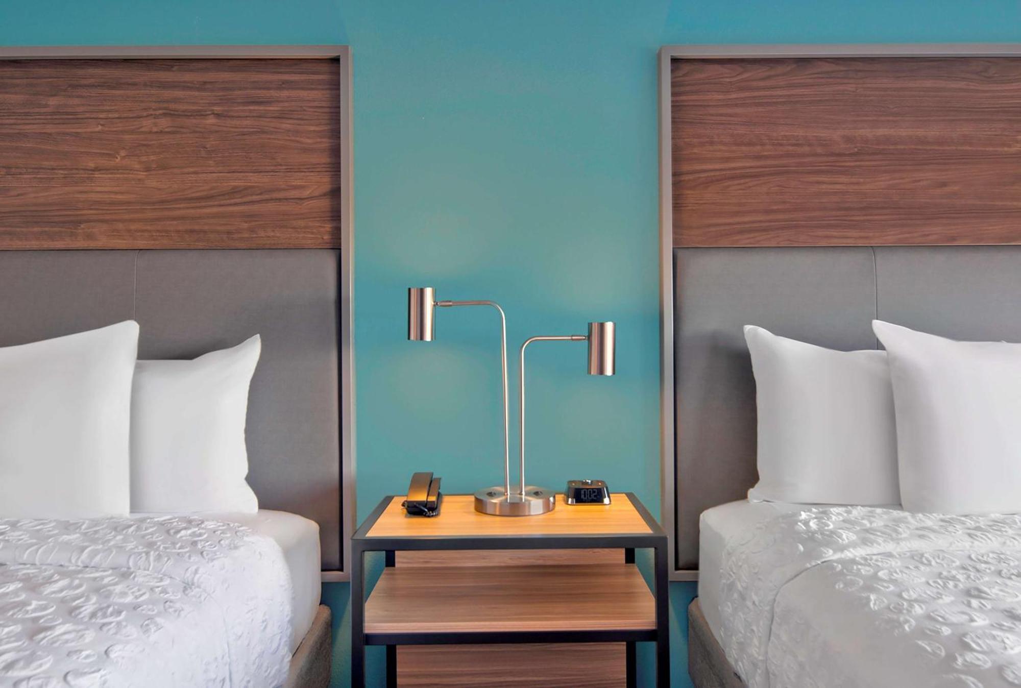 Tru By Hilton Ashburn One Loudoun, Va Hotel Bagian luar foto