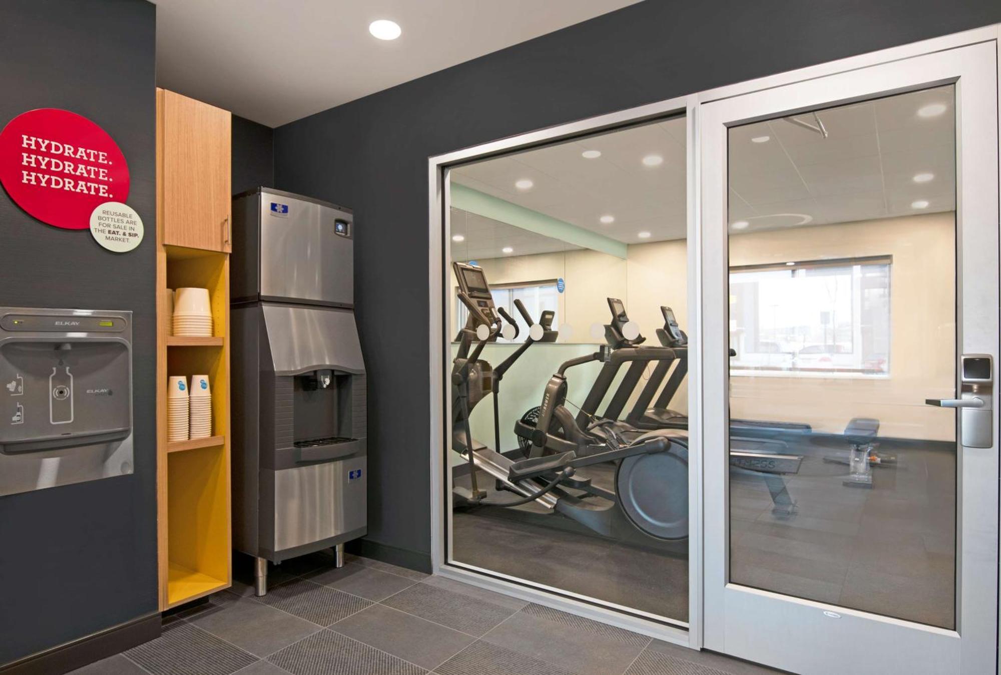 Tru By Hilton Ashburn One Loudoun, Va Hotel Bagian luar foto